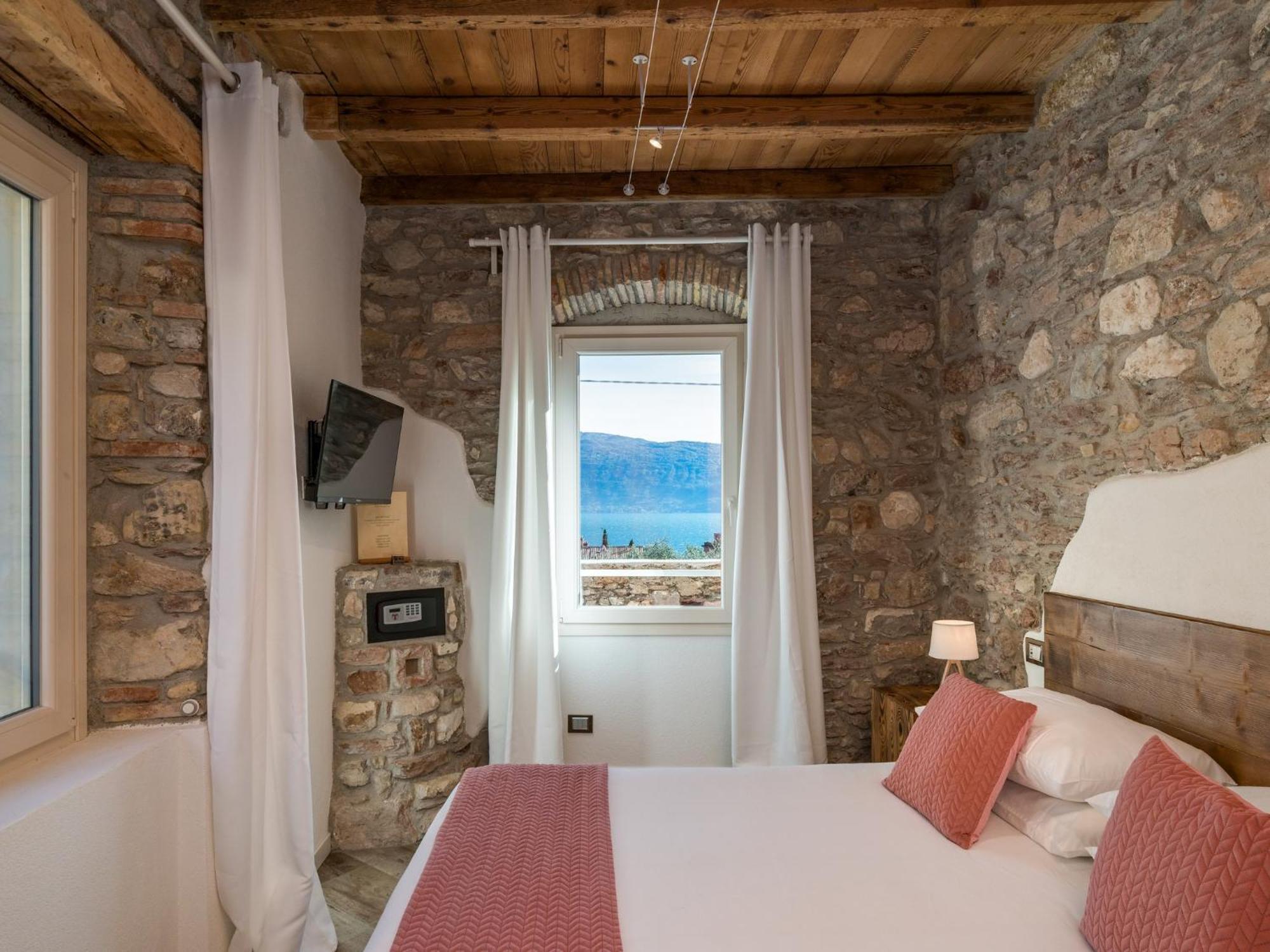 B&B Vistalago Тосколано Мадерно Екстериор снимка